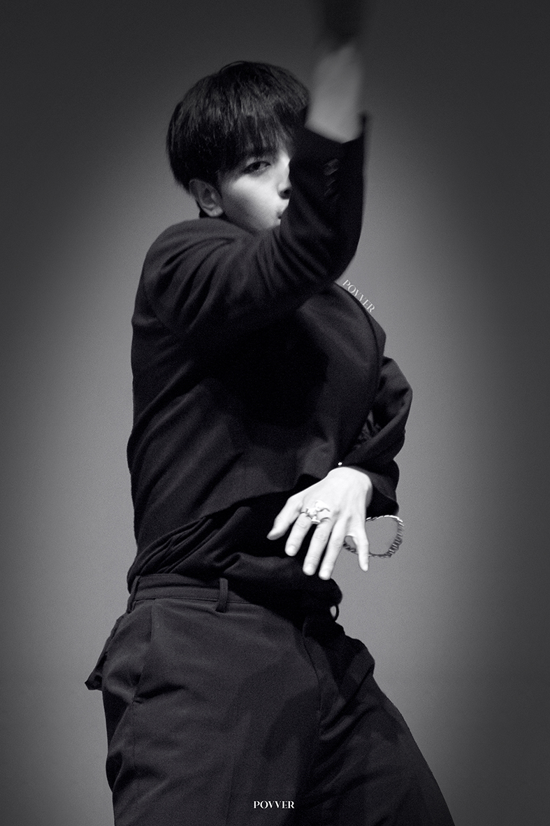 220908 뮤직코리아 팬사인회
[Music Korea Fansign]

🌟🔦

#레이븐 #RAVN
#WonderfulYearOfDEMIAN
#데미안기념행사에행복