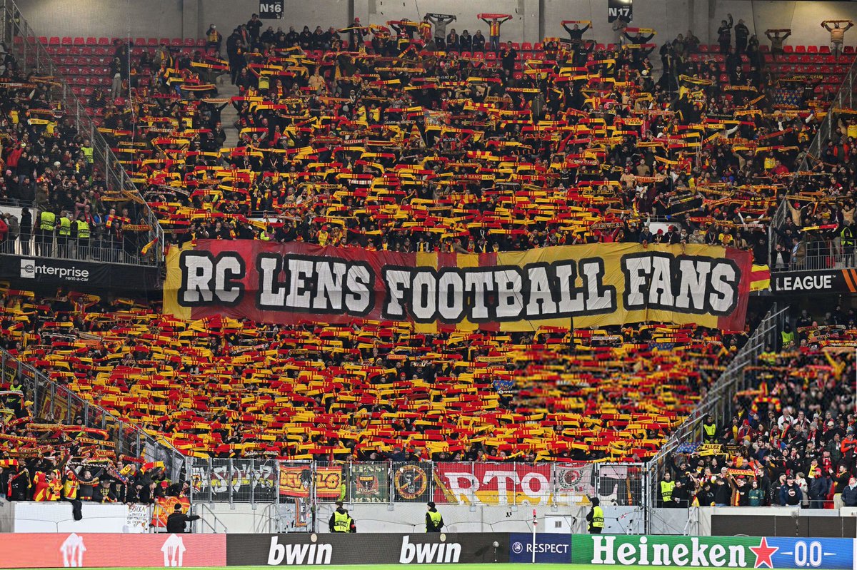 UltrasMadeinFR's tweet photo. ⚽️ Lens - Fribourg (EL)
📢 Parcage lensois !
📆 Jeudi 22 février 2024
📸 UMF
#RCLSCF https://t.co/CeJIT7ni45