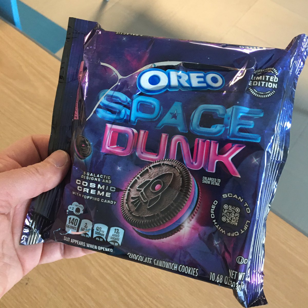 dailystem's tweet photo. Today’s simple #STEMstarter idea:
Try one of the new Space Dunk Oreos and have students make a hypothesis & time how long the “popping” continues in their mouth
🍪 + 💥= 🚀 https://t.co/PpvaVUE1z8