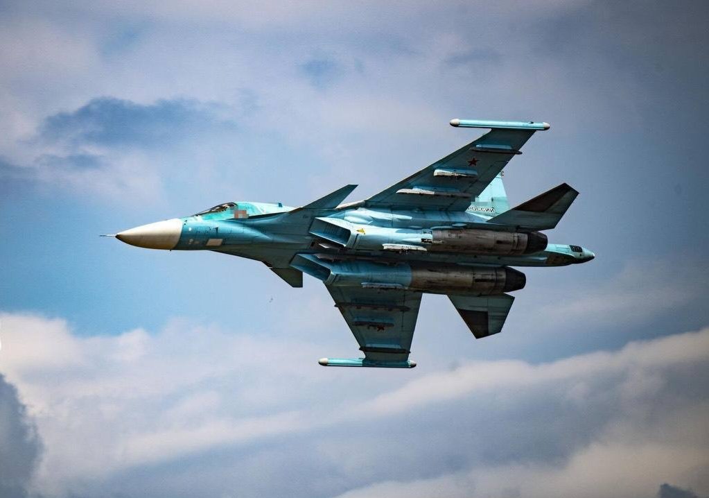 boris_beissner's tweet image. Ein russisches Flugzeug, wahrscheinlich eine #Su34, das zuvor Raketen auf #Kropyvnytskyi und #KryvyiRih abgefeuert hatte, ist in der Region #Cherson abgestürzt, berichten Quellen.

Warte noch auf eine offizielle Bestätigung.

#UkraineRussiaWar