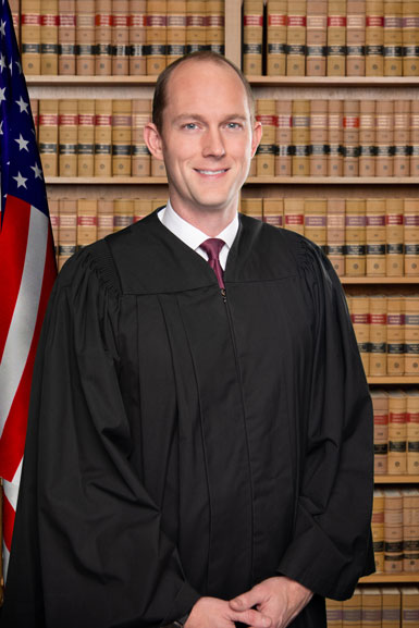 ACTBrigitte's tweet image. SNAKE IN THE GRASS!

Judge Scott McAfee, who is overseeing the Georgia trial of President Trump, previously donated $150 to Fani Willis' 2020 campaign.

The fix is in, throw this case out IMMEDIATELY!