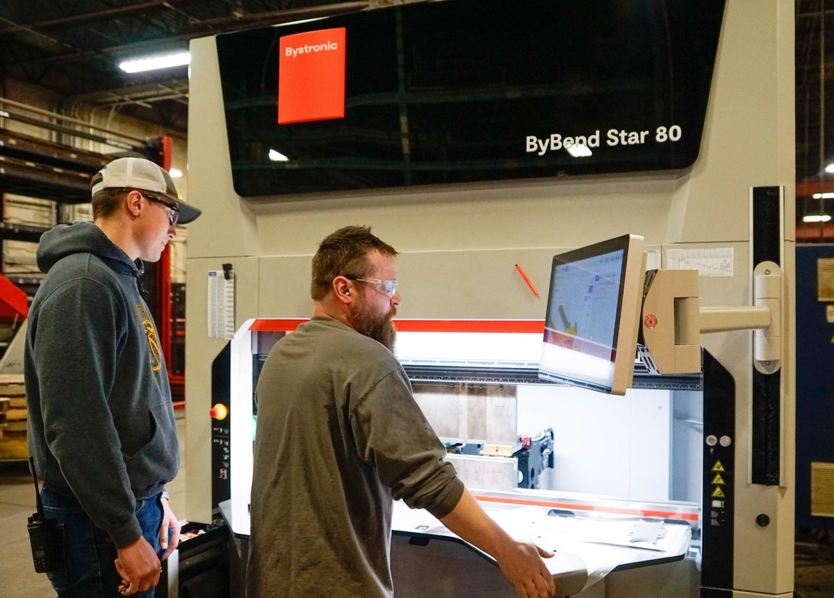 Universal1906's tweet photo. 🌟 Meet the game-changer: Bystronic ByBend Star 80 mobile bending machine! 🌟 Improving our manufacturing process with precision, accuracy, and mobility. 💥 #manufacturing #ManufacturingInnovation #materialhandling #agequipment #bucketelevator #unitube https://t.co/Nabo4K1Dk1
