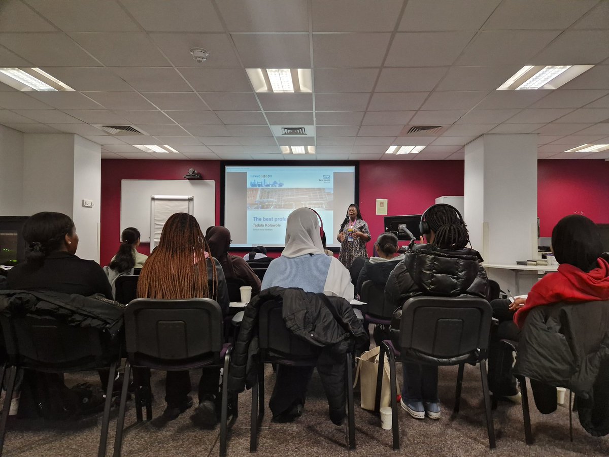 When feedback from a Careers event has you smiling! 
"I loved the dietician! I saw myself in her which gave me the motivation that I can also do this.
It was a very lovely day overall, would do it again." 
Thank u <a href="/BartsHorizons/">Healthcare Horizons</a> 4 the opportunity to speak. #RepresentationMatters