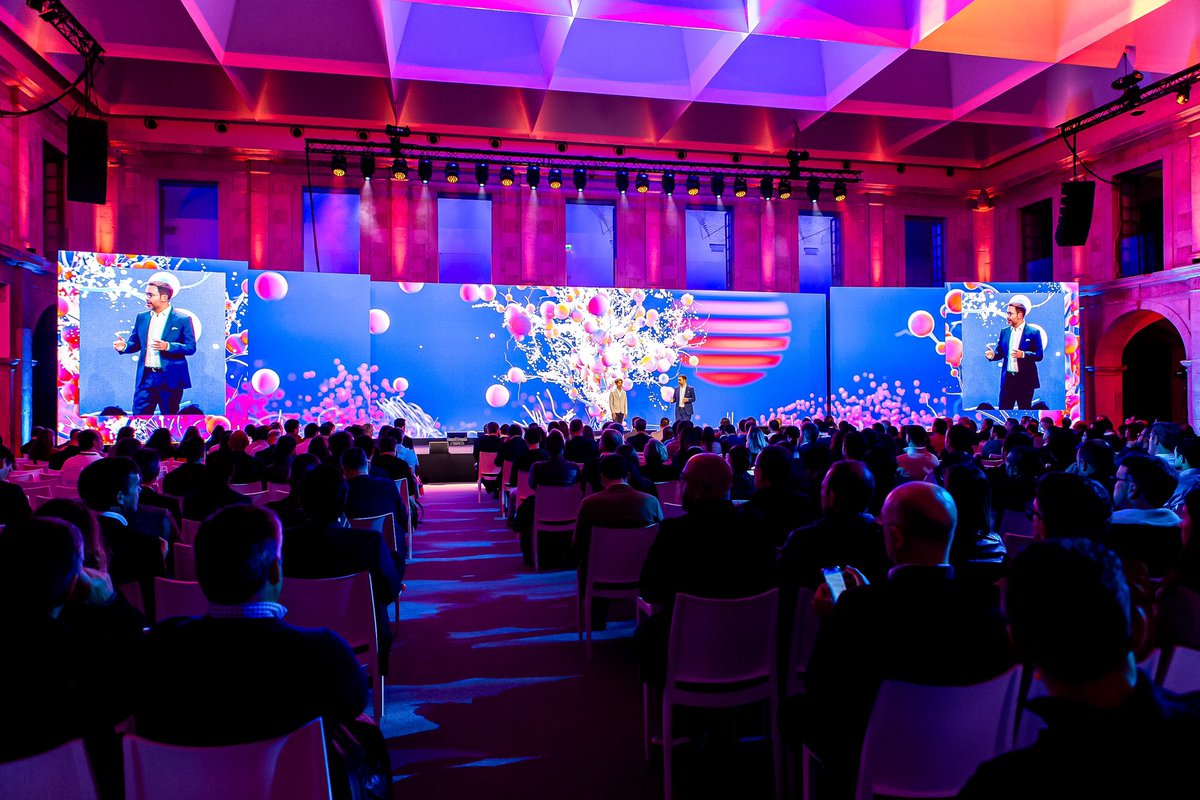Rodrigo33Seabra's tweet photo. Thank you so much @microsoft.portugal @buildingthefuture 🫶 
💥The future starts now 💥 
It was a privilege to share the stage during this two last days with my co-host @rodrigopratas presenting this major event on digital transformation and artificial intelligent 🙌 https://t.co/pmuAAH8lpD