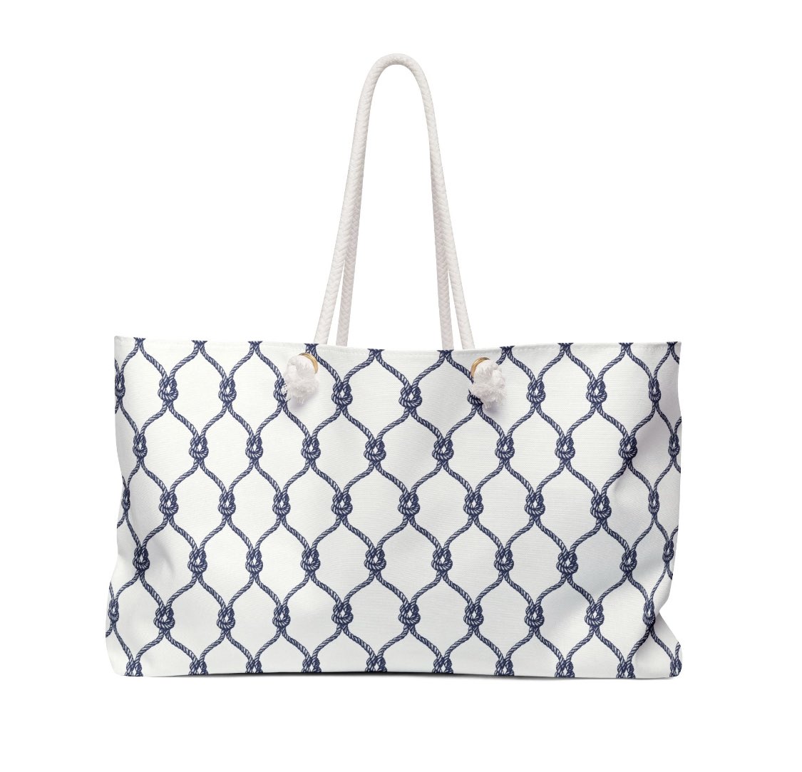 LeFuzzyPeach's tweet image. Going on vacation? Or just need a large tote bag? Look no further! &amp;gt;&amp;gt;&amp;gt; lefuzzypeach.etsy.com/listing/166936… 

#weekenderbag #largebag #tote #nautical #beach #BeachBabe #coastal #rope #bag #travel #vacation