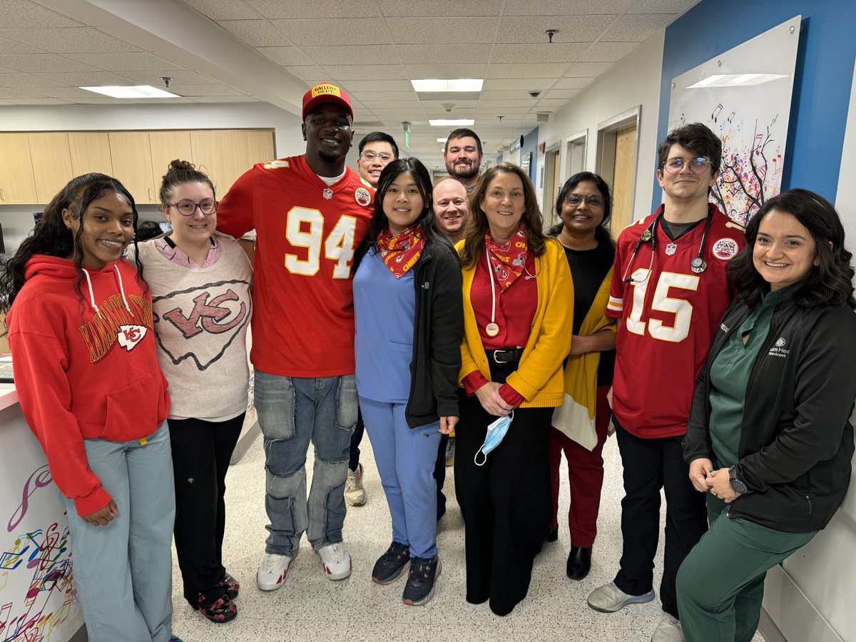 Two time Superbowl champion @HerringMalik visit to Beverly Knight Olson Children's Hospital Friday afternoon. @MaryPersonsHigh @MPHSFootball @Chiefs