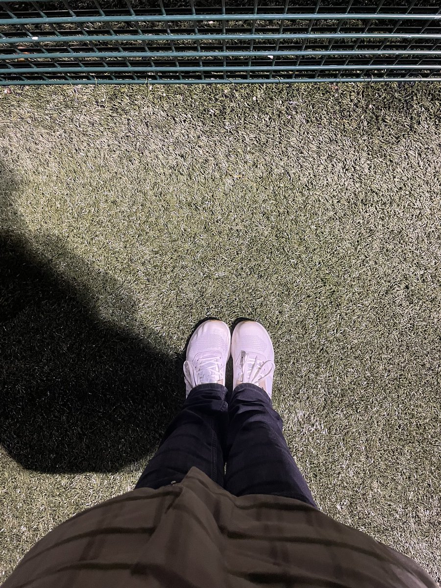 Cold feet on the football sidelines tonight 🥶