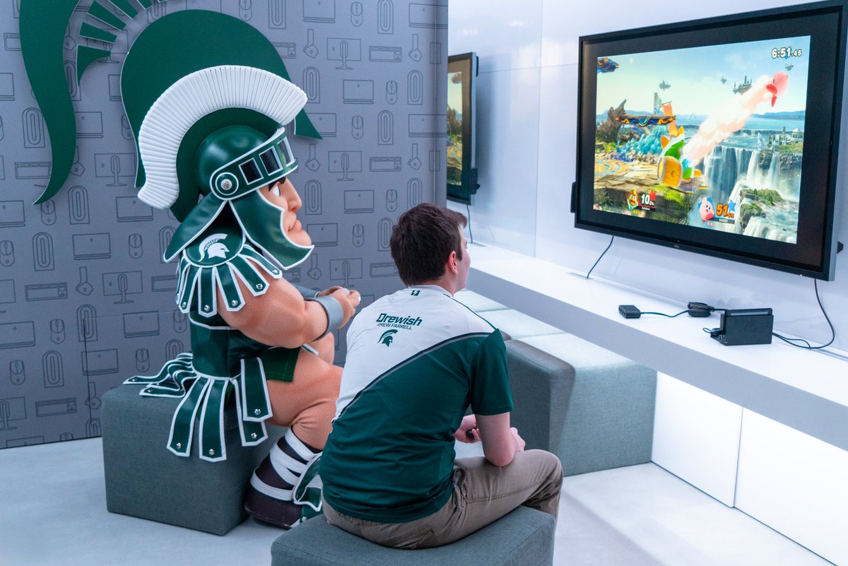 Huge thank you to @TheRealSparty for stopping by and helping our Smash team warm up for the Midwest Esports Invitational! #SpartansWill #EsportsSchool #GoGreen
