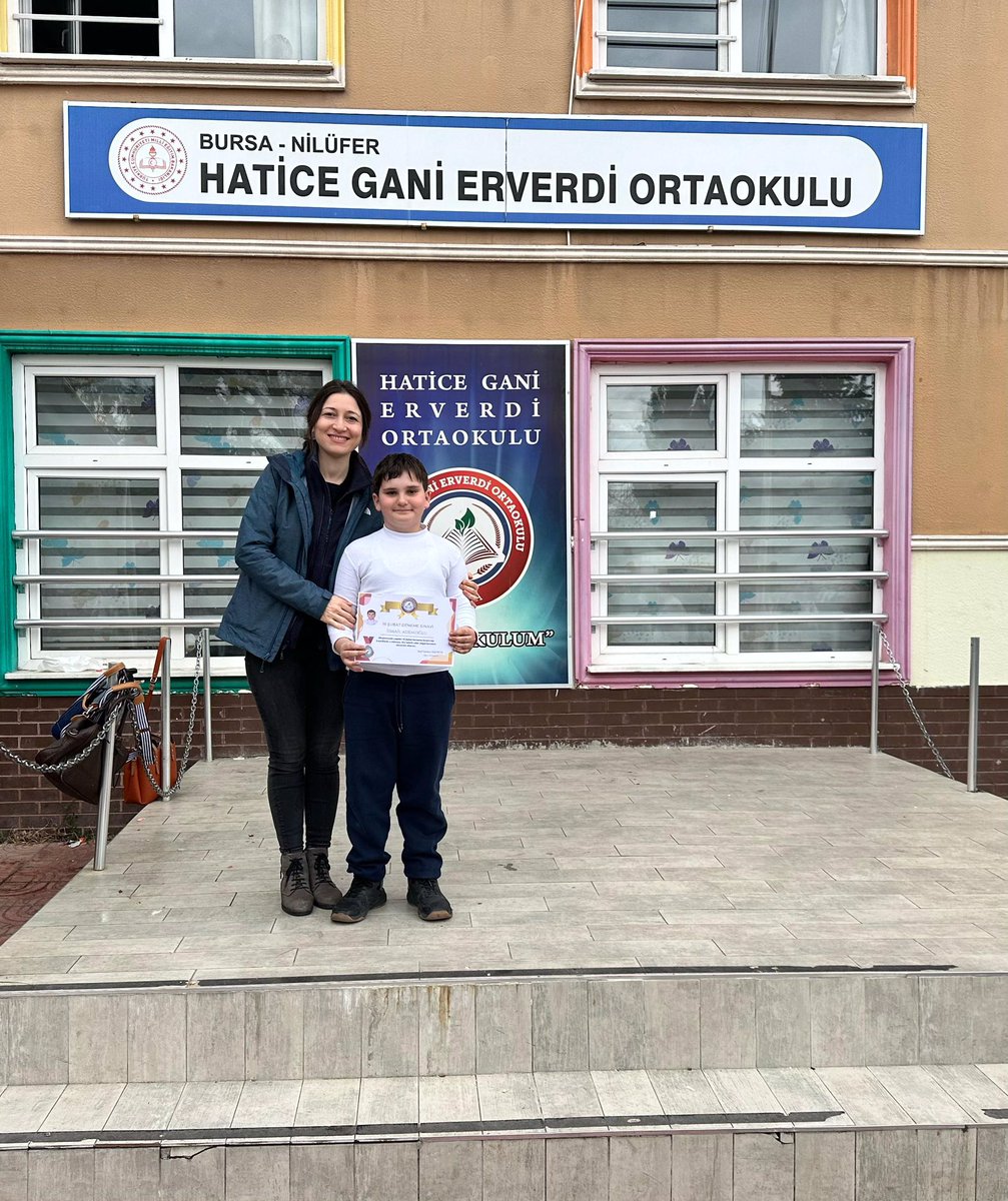 Okulumuz 5,6 ve 7. sınıf kademelerinde yapılan deneme sınavında her sınıf seviyesinden ilk üçe giren öğrencilerimize başarı belgeleri okul öğretmenleri tarafından takdim edildi. Dereceye giren tüm öğrencilerimizi tebrik ediyoruz. <a href="/niluferilcemem/">Nilüfer İlçe MEM</a> <a href="/bursailmem16/">Bursa İl Millî Eğitim Müdürlüğü</a> #sınav