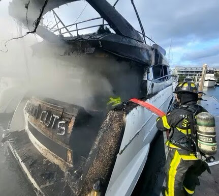 Prestige Yacht Catches Fire at Ruskin Tampa
#YachtFire #YachtSalvage #FireFighting #NoFurtherDamages #NoInjuries #LittleHarborMarina #HillsboroughFireCounty #Ruskin #Tampa #Prestige #MotorYacht #OutNews
poweryachtblog.com/2024/02/presti…