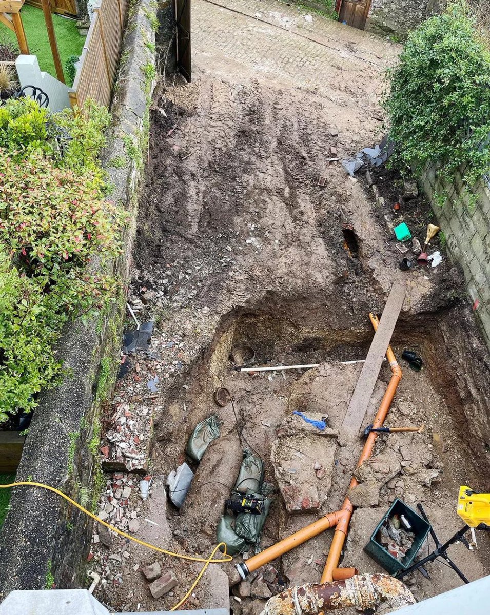 I’ve met some very tearful and distraught people over the past few days and I’m so glad that their homes were saved from possible destruction. The services who worked alongside us to make this happen have been incredible.
#teamwork #cooperation #trust #respect
