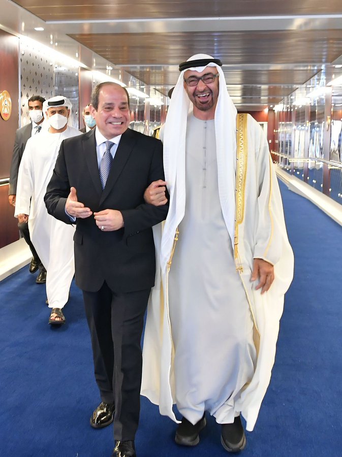 مصر تستقبل 24 مليار دولار وتسقط 11 مليار دولار من الدين الخارجي :
الإمارات تسقط 11 مليار دولار من الدين الخارجي على مصر وضخها في السوق المصري.
وضخ 24 مليار دولار سيولة من الامارات
في سوق مصر،
في أكبر صفقة أستثمارية مباشره في التاريخ المصري🇦🇪❤️🇪🇬.
 #مصر_والامارات_شراكه_ممتده