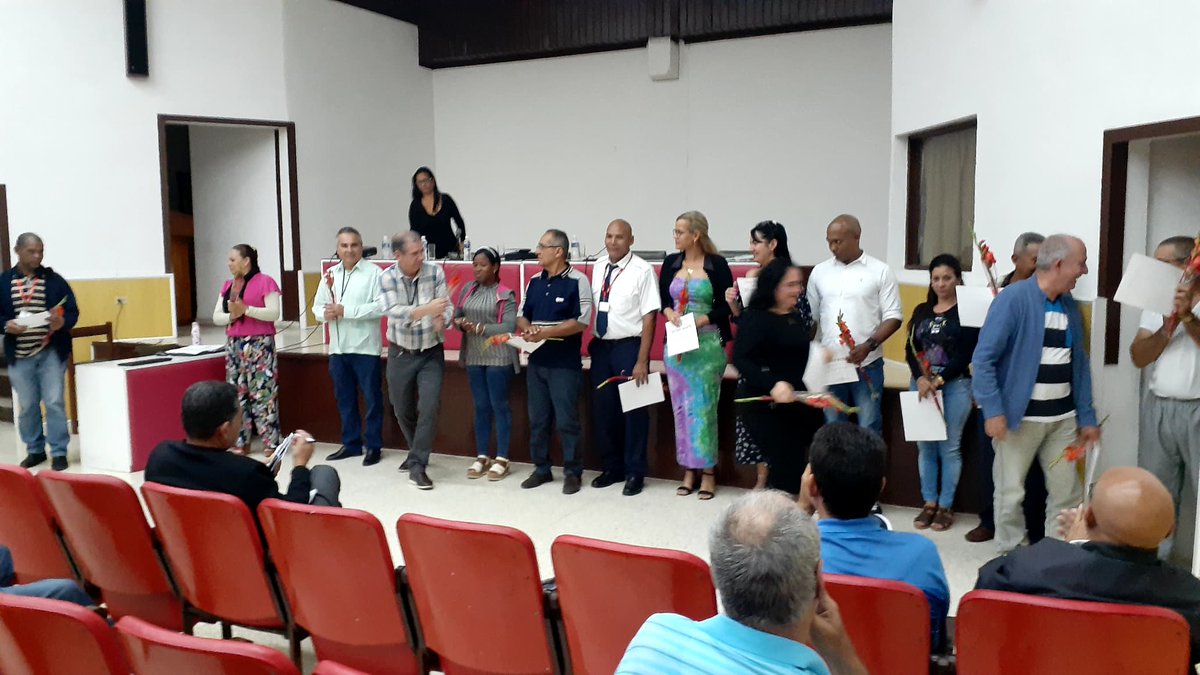 CombiomedC's tweet photo. 💫Especial reconocimiento a trabajadores Vanguardias y Destacados del Centro. 
.
.
.
#Combiomed #MarcandoElRitmo #BalanceGeneral 

🧵2/2 https://t.co/701osYk0Fw