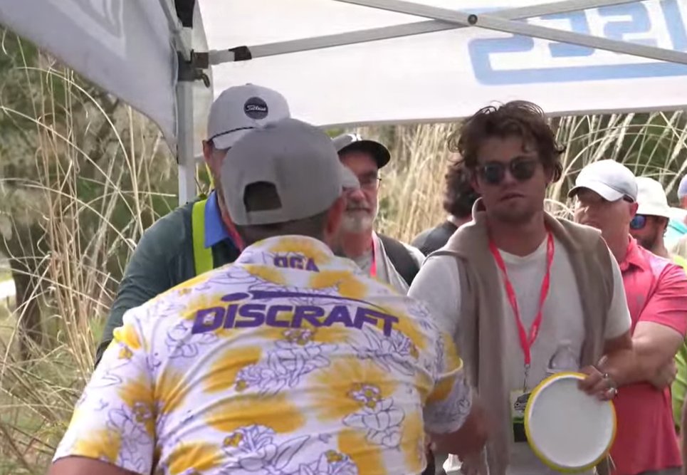 thediscgolfguy's tweet photo. Pretty cool to see @MagnusCarlsen out at the https://t.co/whPmso6xgs Invitational presented by @DiscraftDG. 

Solid opening to the 2024 @DiscGolfProTour season.  

@Paul_McBeth 
@PDGA 
#DiscGolfMedia 
#DiscLife https://t.co/tSQ4fT7hNc