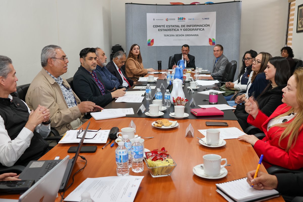 Efrain_Limones's tweet photo. Hoy en la sesión ordinaria del #CEIEG impulsamos el respaldo a los #CensosEconómicos2024, abordamos la creación del Subcomité Especial del Sistema Estatal de Información y las próximas capacitaciones en temas estadísticos y geográficos para el Estado de #Durango. https://t.co/md95uidBtU