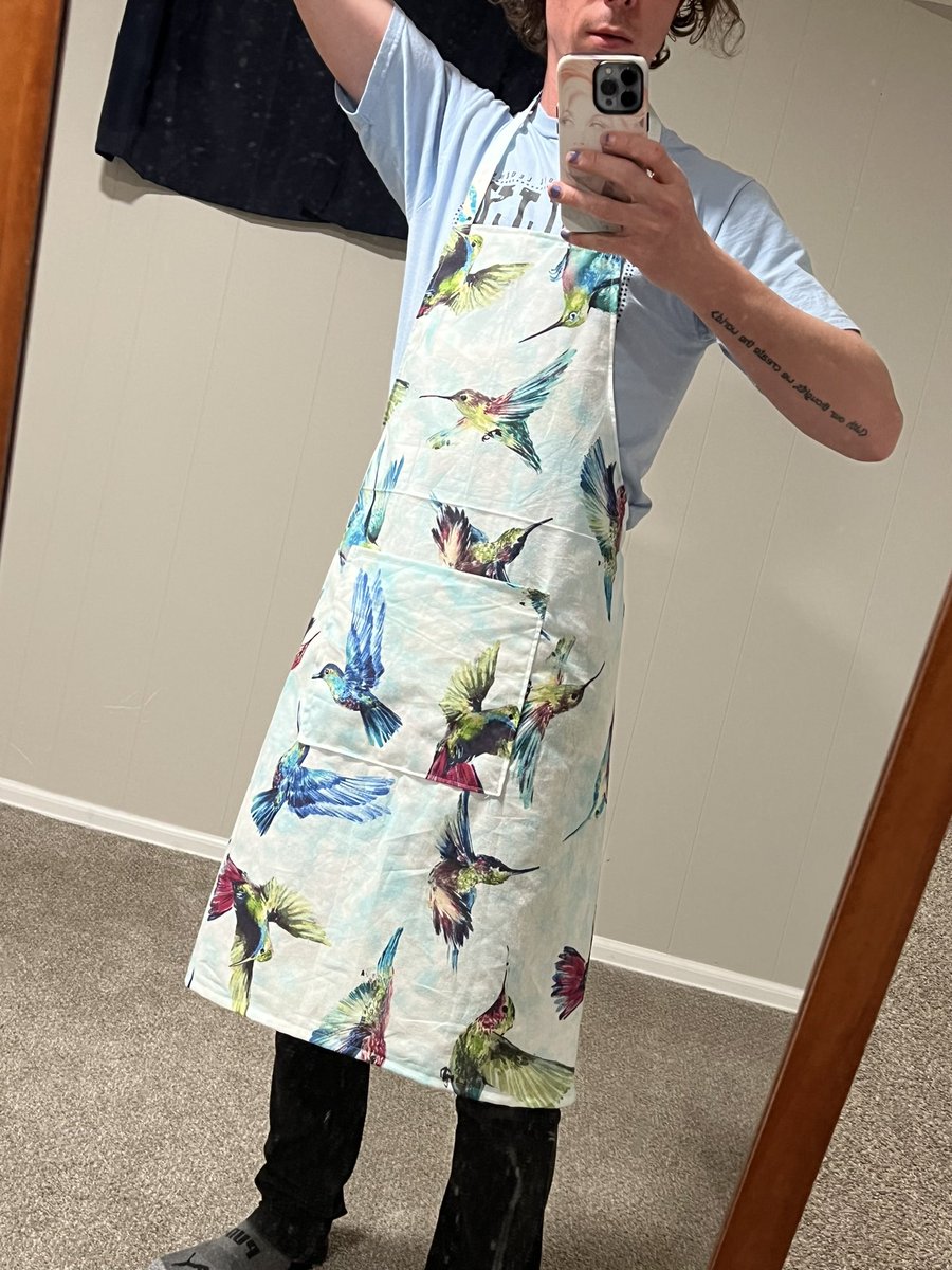 Really proud of this one!

Mom’s birthday is in early March, so on Wednesday I created my first sewing pattern and sewed this hummingbird apron to send to her 🧵 🪡