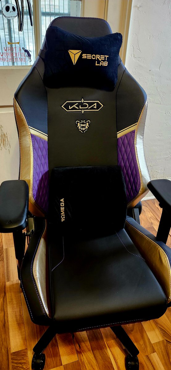 Say hello to my new throne! She's all assembled and ready to go support me while I rake in the crownz. 🥹 👑 Thanks, #Secretlab !!! <a href="/secretlabchairs/">Secretlab</a> #KDA