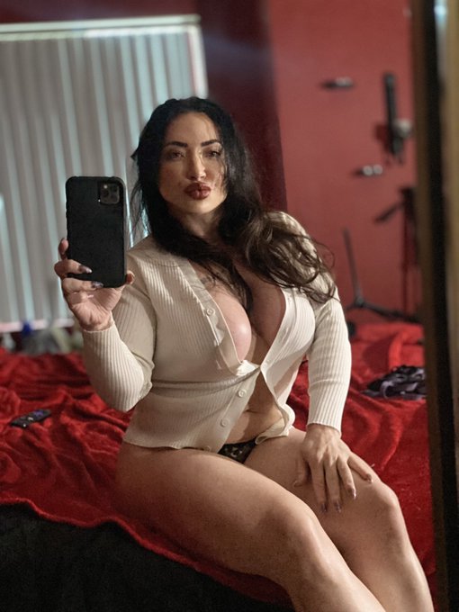 Big, Bold and Bad Ass! My Ego is flying high and I must admit being super sassy gets me hard-up!  Want<a href="/tag/powerhouse"class="tags"><span>#powerhouse</span></a><a href="/tag/musclequeen"class="tags"><span>#musclequeen</span></a><a href="/tag/strengthandbeauty"class="tags"><span>#strengthandbeauty</span></a>