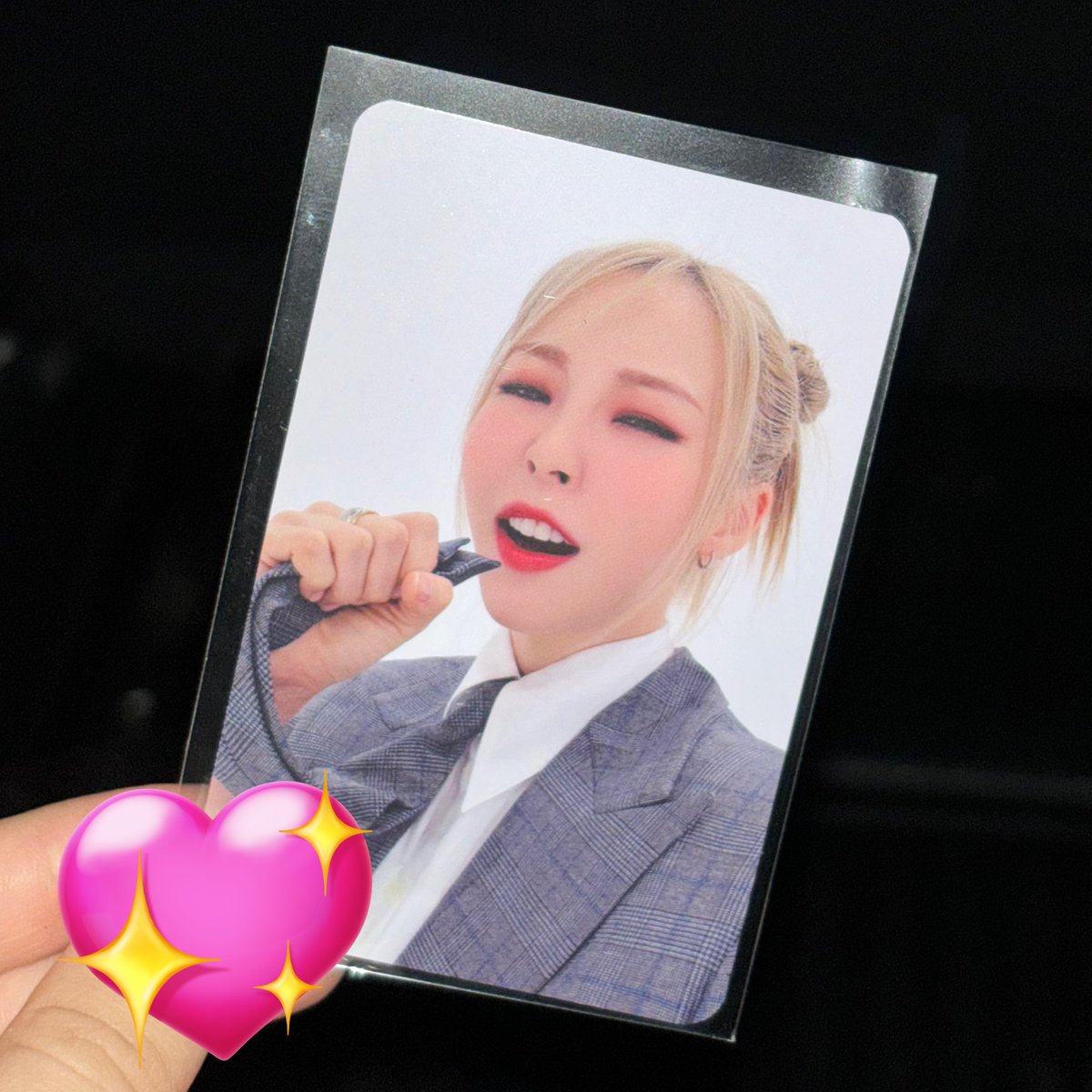 오늘 문별이 공방 포카
어제 그제랑 다름💕