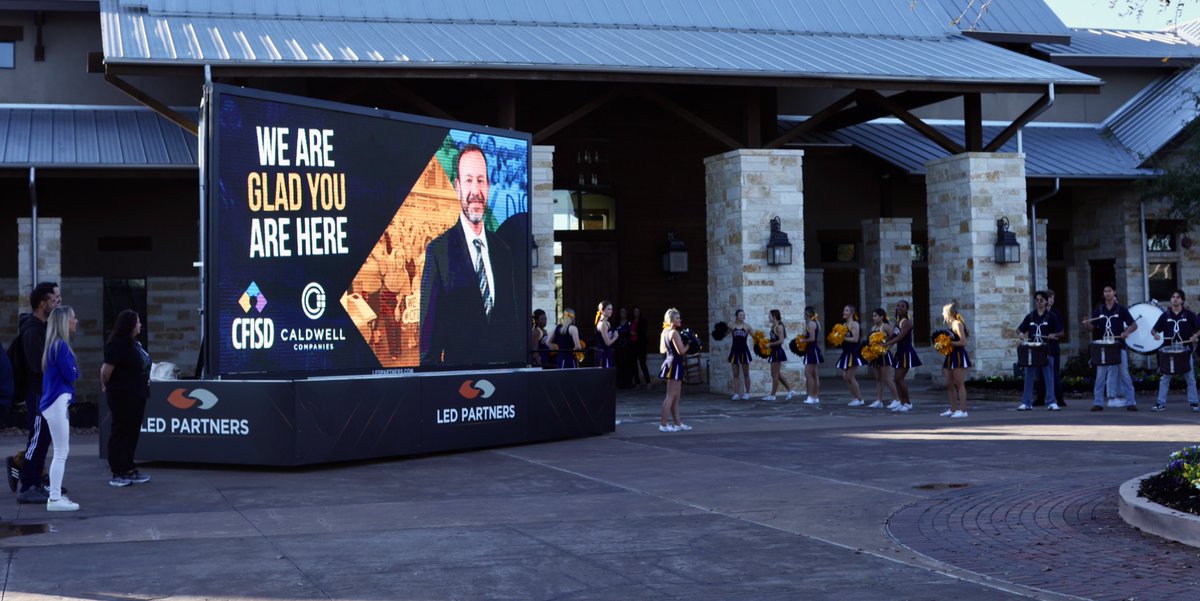 ledpartnershtx's tweet image. Today we met the new superintendent Dr. Killian of @CyFairISD  with @CaldwellCos  ! We made sure to give him the typical LED Partners welcome with our mobile 10x20 trailer. Good morning, Dr. Killian! #bringingoutthebest #cfisd #mobileledscreen