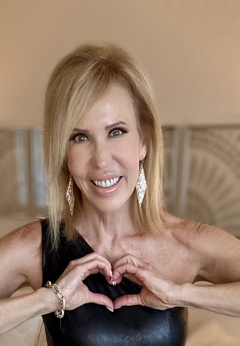 I wanna call it Fan Friday, but I appreciate you every single day! ❤️ I really do! XOXO💋💋 #Friday #FridayMood<a href="/tag/loveyou"class="tags"><span>#loveyou</span></a><a href="/tag/friday"class="tags"><span>#friday</span></a><a href="/tag/grateful"class="tags"><span>#grateful</span></a><a href="/tag/goodvibesonly"class="tags"><span>#goodvibesonly</span></a><a href="/tag/fridaymood"class="tags"><span>#fridaymood</span></a>