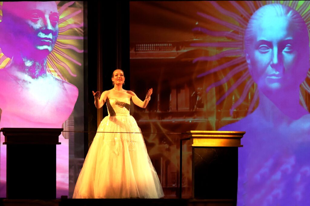 Chicago_Splash's tweet photo. 🎭 Don't miss "Corpus Evita" at West Bay Opera - a compelling performance that will leave you captivated! 🌟 Read our review for an inside look: https://t.co/Y6sJOFM05Y #WestBayOpera #CorpusEvita @SplashMagWW https://t.co/LFSHzNI0rk