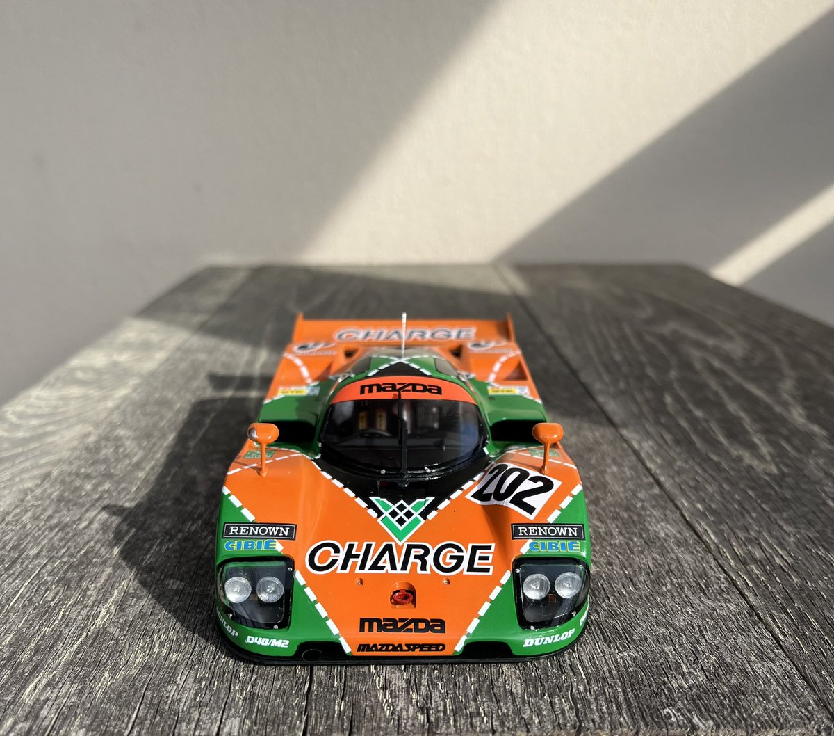 KazuxH's tweet photo. #ハセガワ
#mazda767B

太陽光で撮ってみました
アーガイル柄は塗り分け大変だな https://t.co/1W6vebm9vY