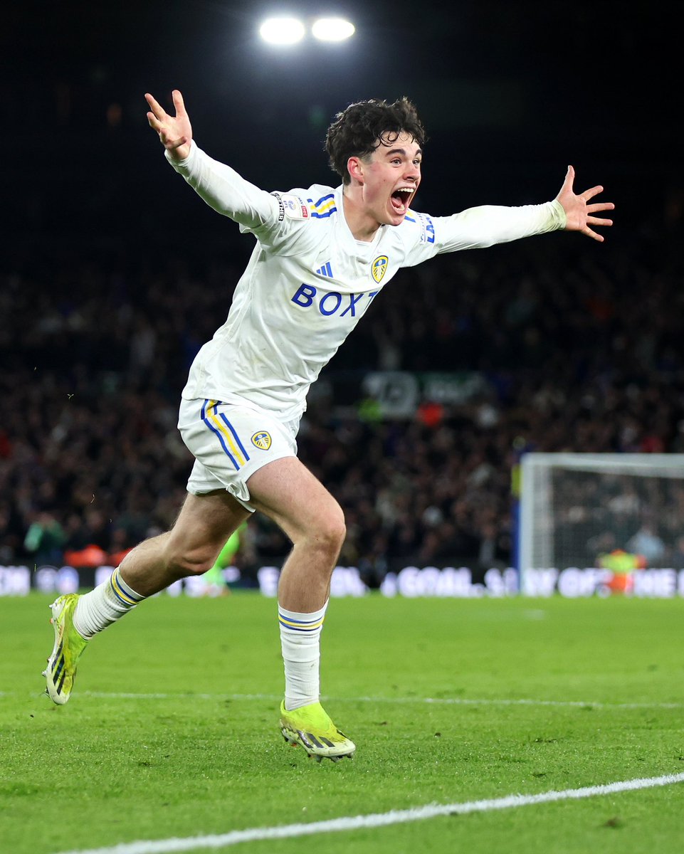 What a moment for Archie Gray 😮‍💨 The 17-year-old with a crucial goal in the promotion race for @LUFC #LUFC