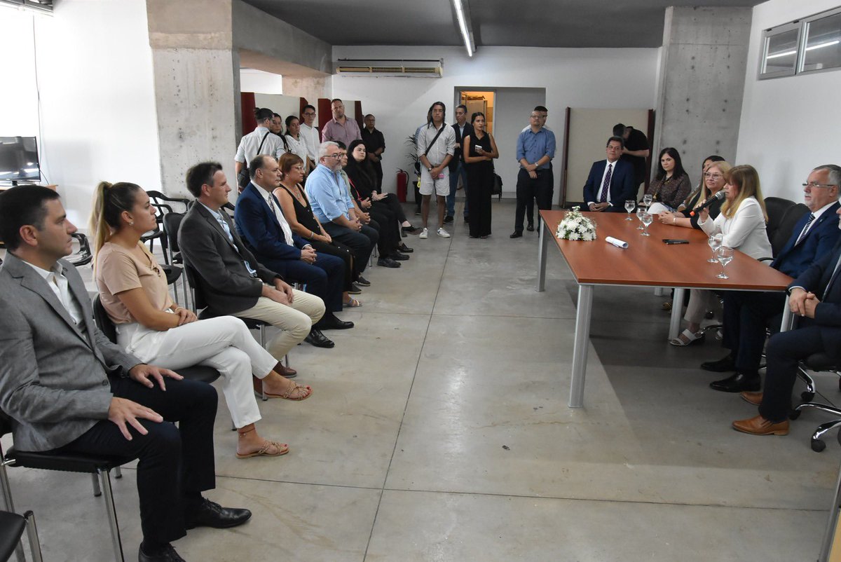 Patriciopavonok's tweet photo. #Presentes en la entrega de diploma al nuevo intendente de Fontana Fernando Cuadra
.
¡Felicidades a Fernando Cuadra y a los fontanenses por esta nueva etapa! https://t.co/fH2O3OpJ9P