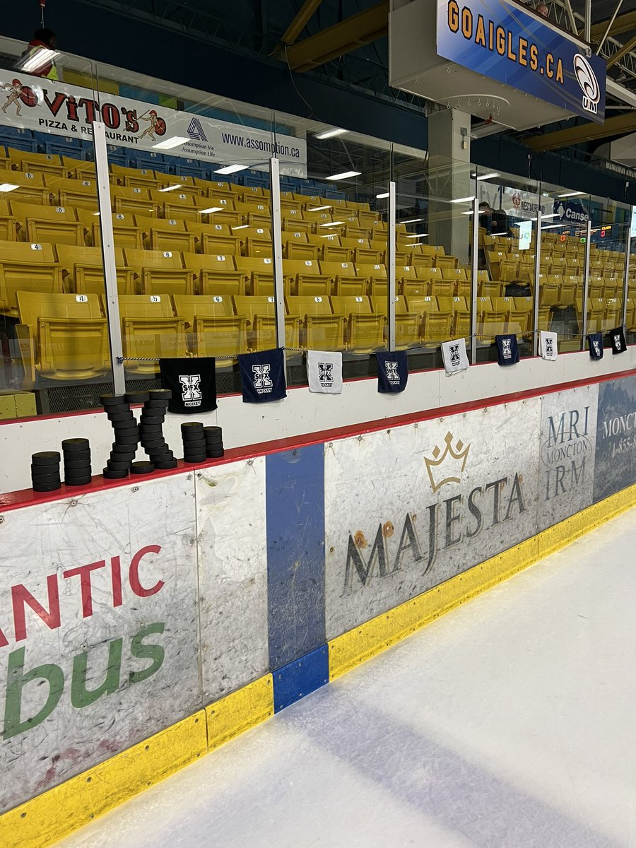 johnrlandry's tweet image. All Set for Game 1 of the @AUS_SUA SF against Moncton #GoXGo @XMenhockey @StFXAthletics