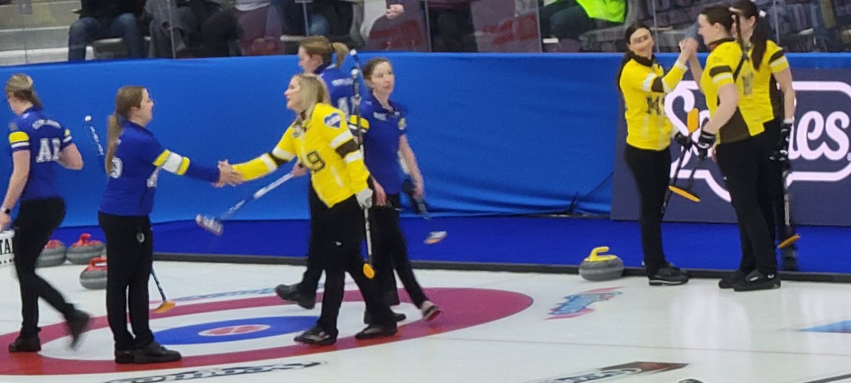twinetime14's tweet photo. Page Playoff ✅️
Jones runs Sturmay out of rocks and punches their 🎫 to the 1vs2 game tomorrow
#BuffaloHunt (Jones) 8 - #ABStrong 4
AB is still alive though...they will be back on the ice tonight to earn a spot in the 3vs4 game
#STOH2024 ❤️
#curling 🥌 https://t.co/XcF2ElUTHu