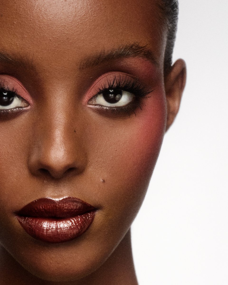 Consigue los labios perfectos. #HMBeauty 
hm.info/60184xQXu