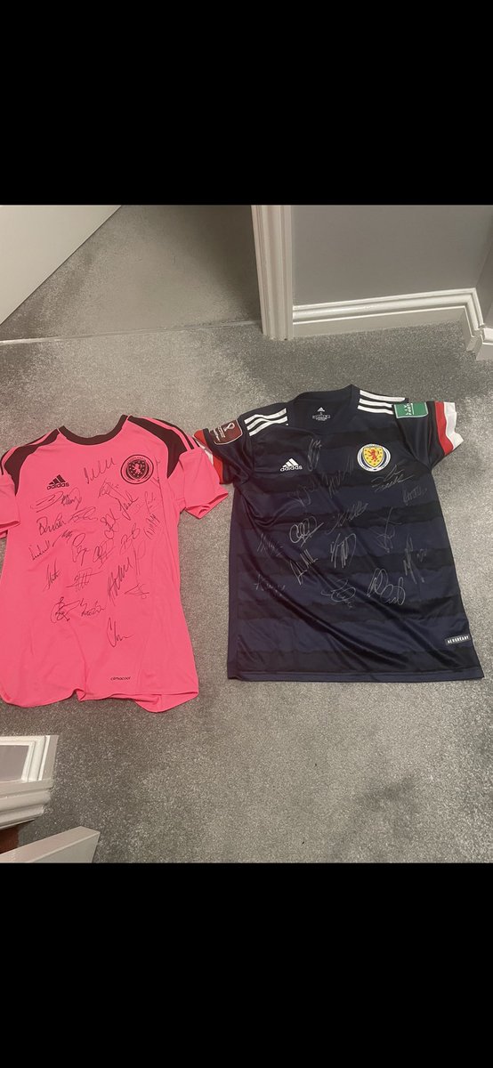 ⁦@CPfootball_SCO⁩ fundraiser tomorrow open to any bids pink top from 2016 home top signed by euro 2020 squad 🏴󠁧󠁢󠁳󠁣󠁴󠁿