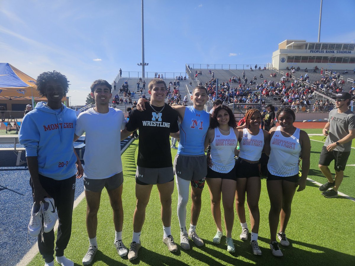 CoachKLozada's tweet photo. @Monterey_Sports track teams at Frenship this weekend. #HurdlePower in 100mH/110mH prelims, 2PRs, 2SRs, and a finals qualifier.  These kids are awesome! ❤️🏃‍♂️💙🏃‍♀️❤️ @plainsmentrack @LadyPlainsmenTF https://t.co/5Oap0Pu36Y
