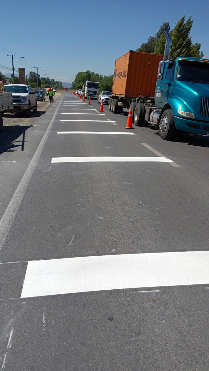909travesias's tweet photo. Hoy viernes se inician trabajos de demarcación de líneas y bandas transversales en la comuna de Peralillo, Provincia de Colchagua

@mop_chile @MOPOHiggins @TTIOhiggins https://t.co/H4XZxYPrk8