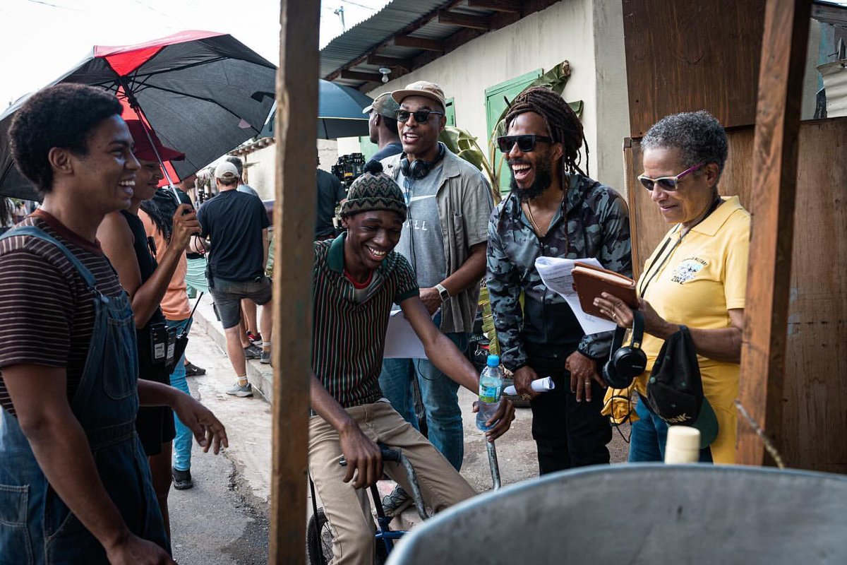 tuffgongww's tweet image. A look at the incredible #work done behind the lens to make the @bobmarley @onelovemovie magic you see on screen possible! Give thanks to the team for their dedication to telling this story so authentically and beautifully 😍👏🏾🍾🥂🎉 #BobMarleyMovie #OneLoveMovie #BobMarley