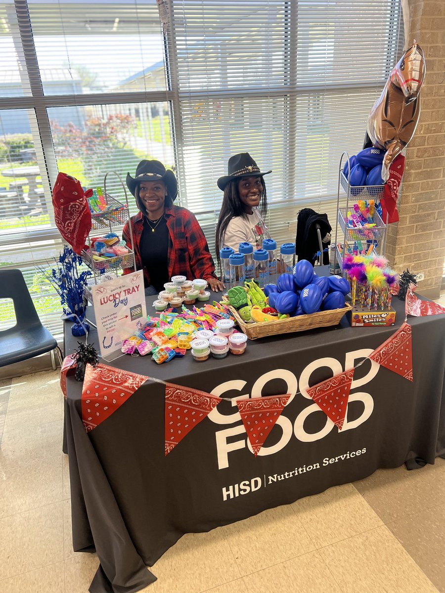 Today we’re wearing our boots and hats to celebrate Go Texan Day 🐎🐴🤠 @RODEOHOUSTON #GoTexanHISD