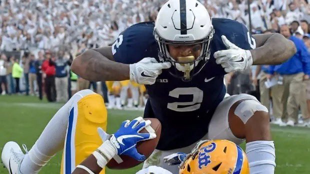CFBTalkDaily's tweet photo. Reply with the coldest college football picture of all time 🥶🥶 https://t.co/ZKjxC7EmZH