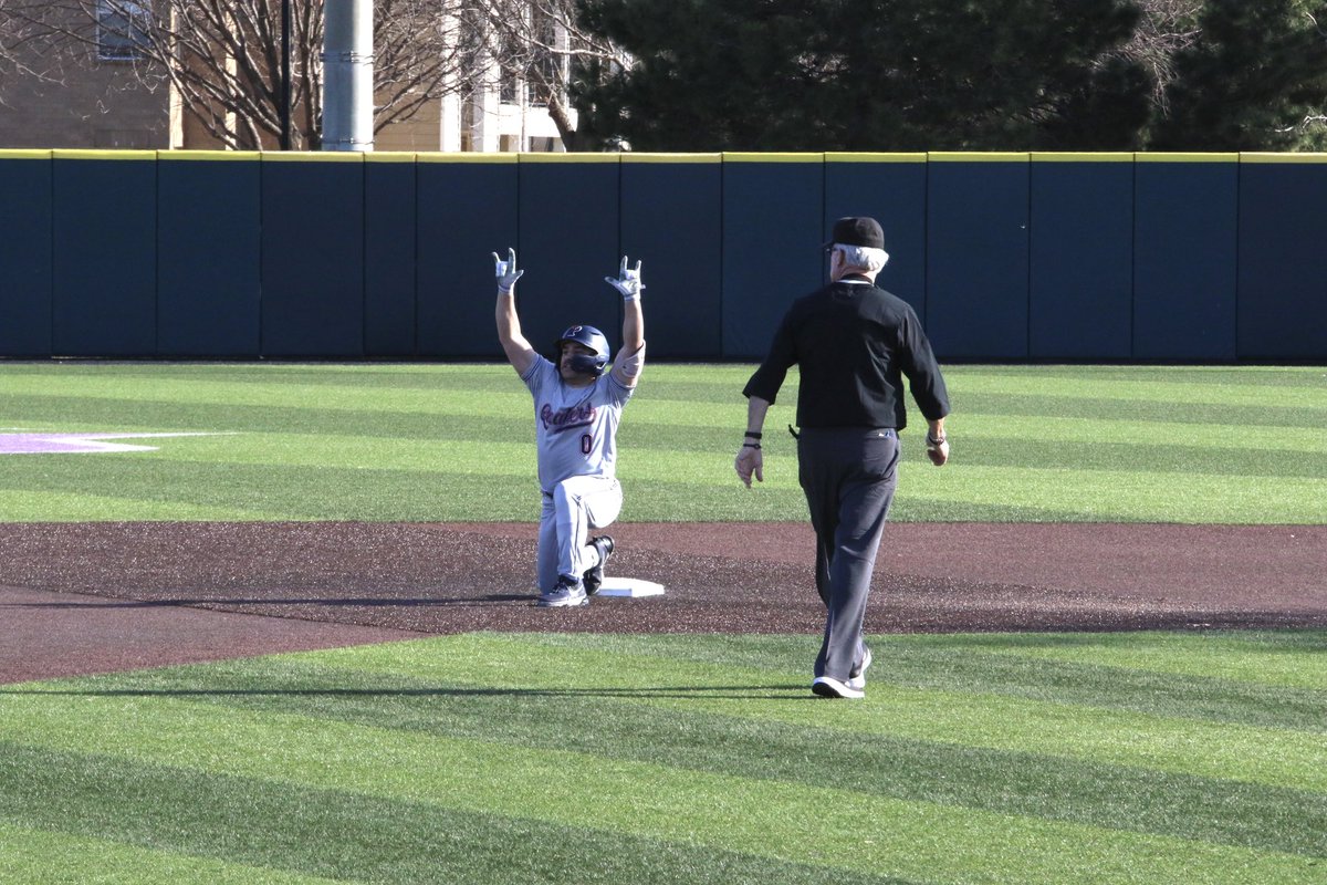 T4 | Penn 2, Abilene Christian 2

CONNOR CHAVEZ FIRST QUAKER HIT. I REPEAT. CONNOR CHAVEZ FIRST QUAKER HIT.

#QuakeShow | #FightOnPenn