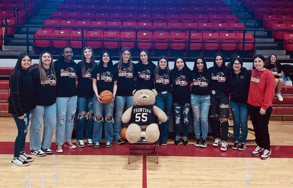 GAMEDAY🏀❤️
•
•
Championship today! Come show these ladies your support!