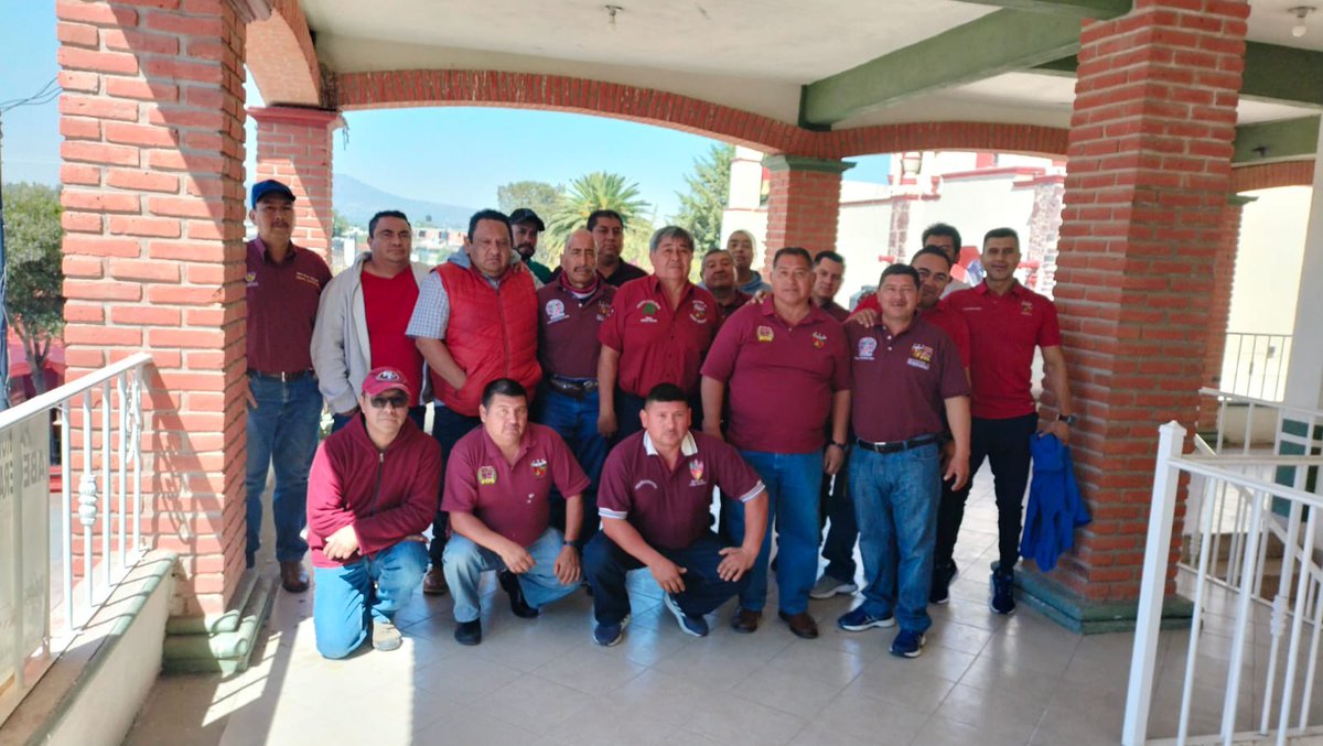 42Acolman's tweet photo. Reunión de grupo Acolman donde se difundieron circulares y se trataron temas de suma importancia para el grupo. ##MasUnidosQueNuncaSTPRMSeccion43 @lgps03101 @MarcoAzuara1 @Seccion42_STPRM https://t.co/773gmjaX98