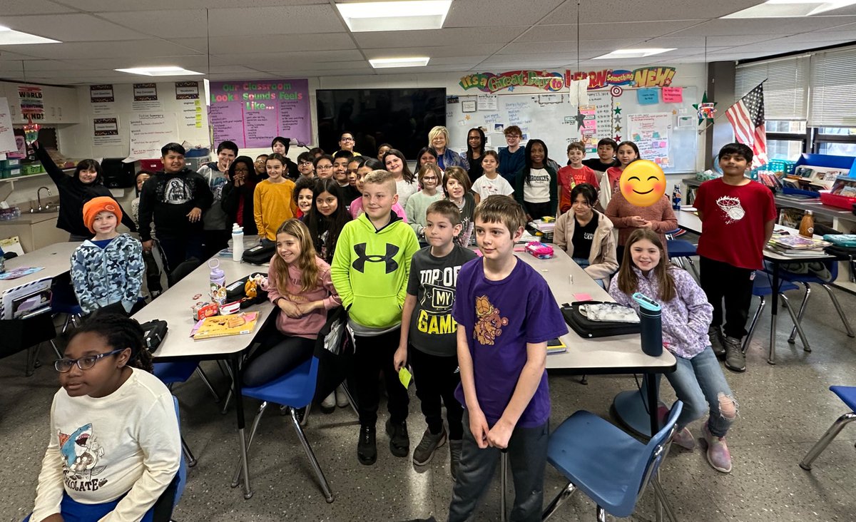 Thank you Mayor Cunningham for coming to speak to our 4th graders today about your role in our community! We loved your message about kindness and neighbors helping neighbors 💕 <a href="/WmFMurphy68/">WilliamFMurphySchool</a> <a href="/VilofWoodridge/">Village of Woodridge, IL</a> <a href="/MrsBaldwin4/">Tina Baldwin</a>