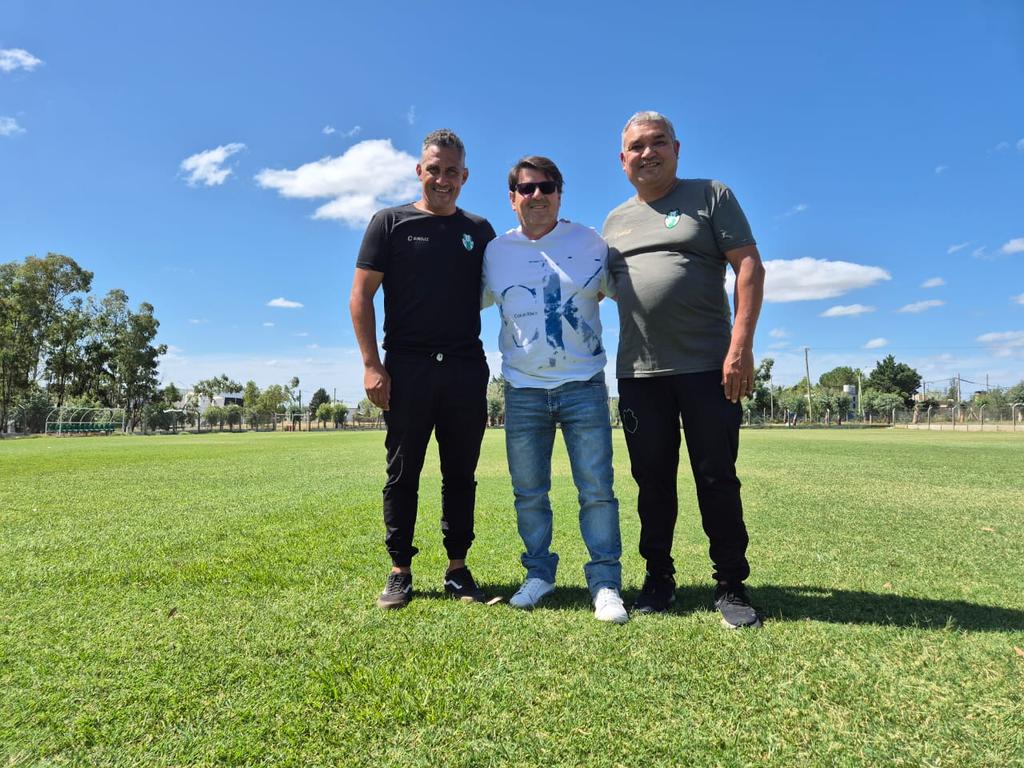 Le damos la bienvenida a *Pablo Landeiro* el nuevo Director Técnico del futbol femenino de primera división del STMBB y a <a href="/Sergio_Goroso/">Sergio Goroso</a> DT de reserva 🙌
Les deseamos lo mejor en esta nueva etapa y una muy buena temporada 2024!!💪

<a href="/Aguero_M_A/">Miguel A Agüero</a>