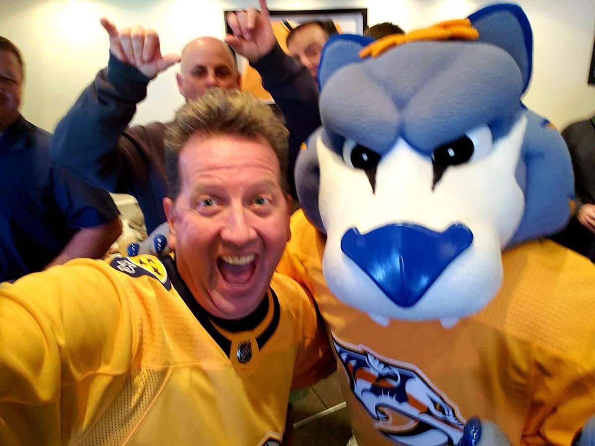 Rollin’ into Friday night and the weekend like…. 🤘🏻🙌🏼🤩 #shawnparrsacrossthecountry #nashvillepreds