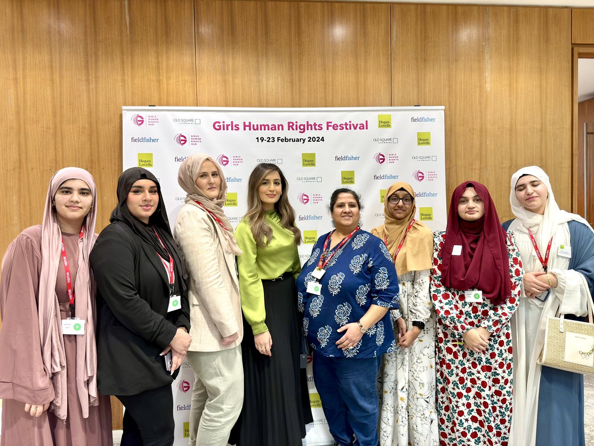 Whenever I work on an initiative involving the development of young people, there will always be a table reserved for our wonderful @Challney_Girls - thank you @ponsy34 & @shana1Qbal @CHSG_Careers for bringing these incredible girls along! More power to you all 🤍