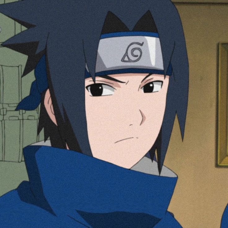 Sakura. /a chamou quando ouviu a voz familiar da Haruno./ Viu o Naruto por aí? Ou o Kakashi-sensei?