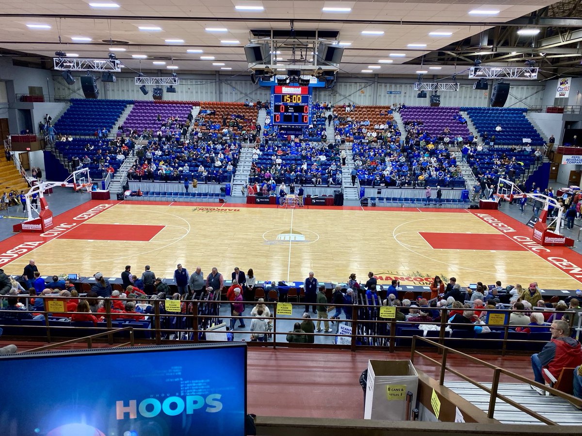 Getting settled in at Augusta for the A North Girls & Boys Regional Championships. Along side ⁦@RobKennedy70⁩ for tonight’s action! #blessed #LetsGo