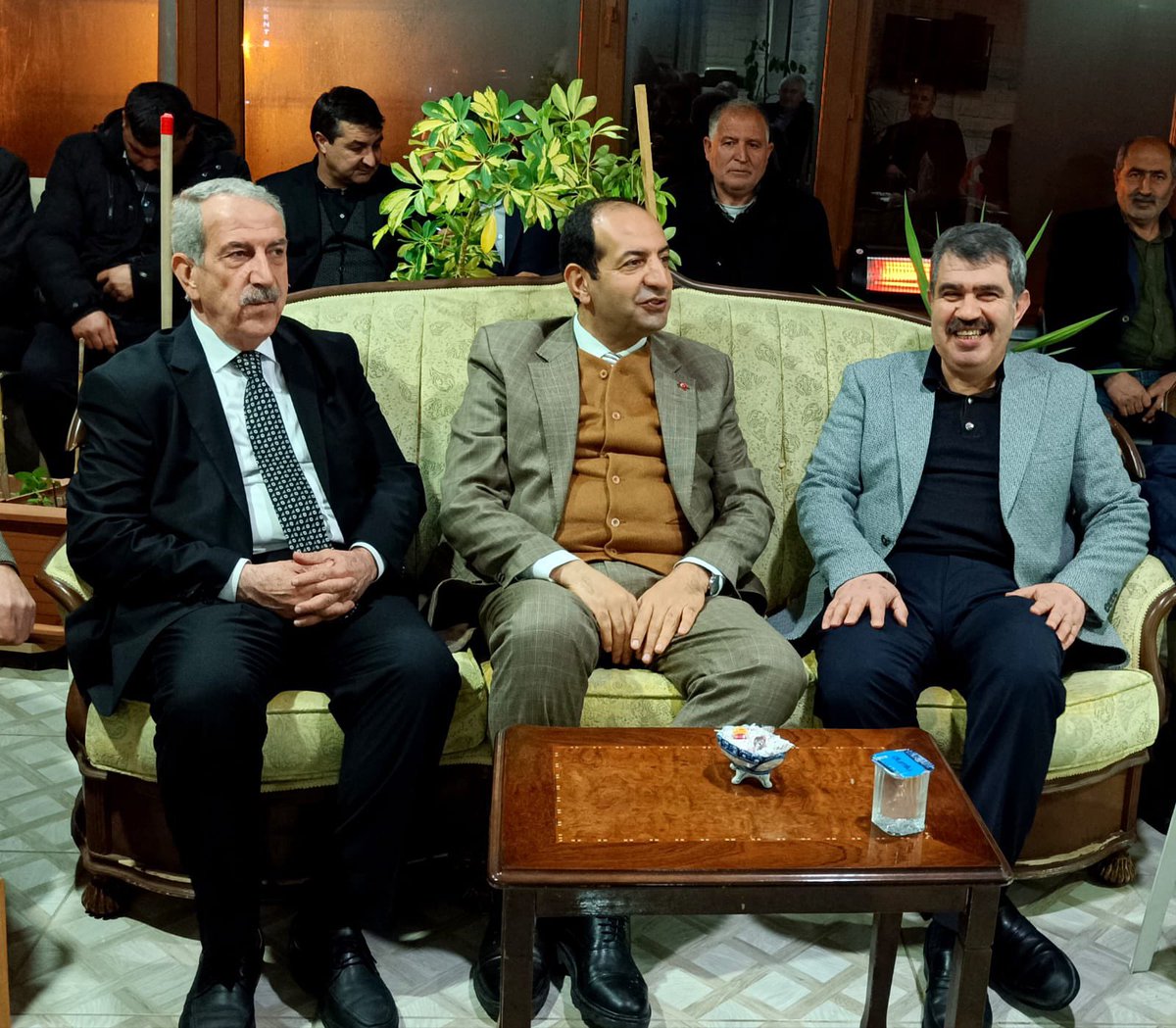Önceki dönem ilçe bakanımız İzzet Albayrak’ın ev sahipliğinde Seytganlı aşireti ile bir araya gelip sohbet edip istişarelerde bulunduk. İlgi ve alakaları için teşekkür ederim.

Her şey #Erciş için 
Bir sevdadır #Erciş
#hepbirliktekazanacağız