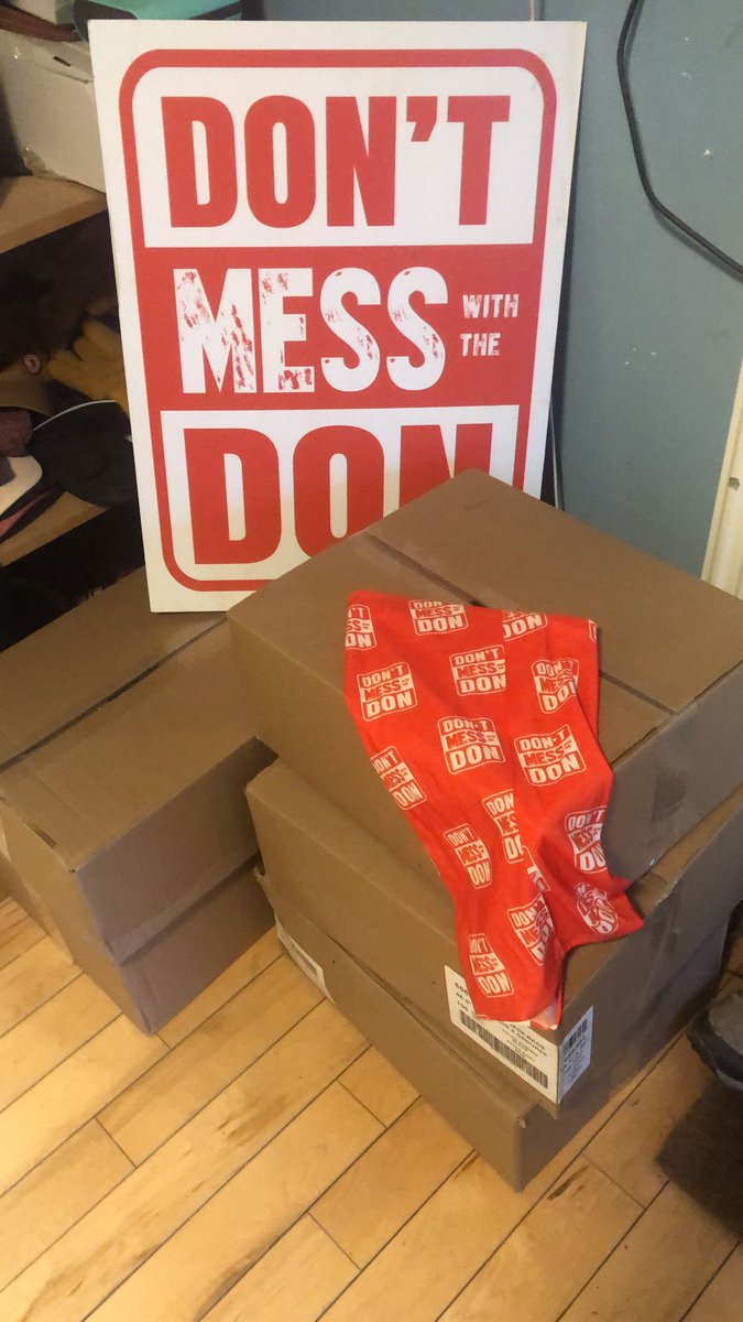 Thank you <a href="/cityoftoronto/">City of Toronto 🇨🇦</a> for delivering 500 free garbage bags ready for our great volunteers to use them at our cleanup this Sunday 10am on Rosedale Valley Road!