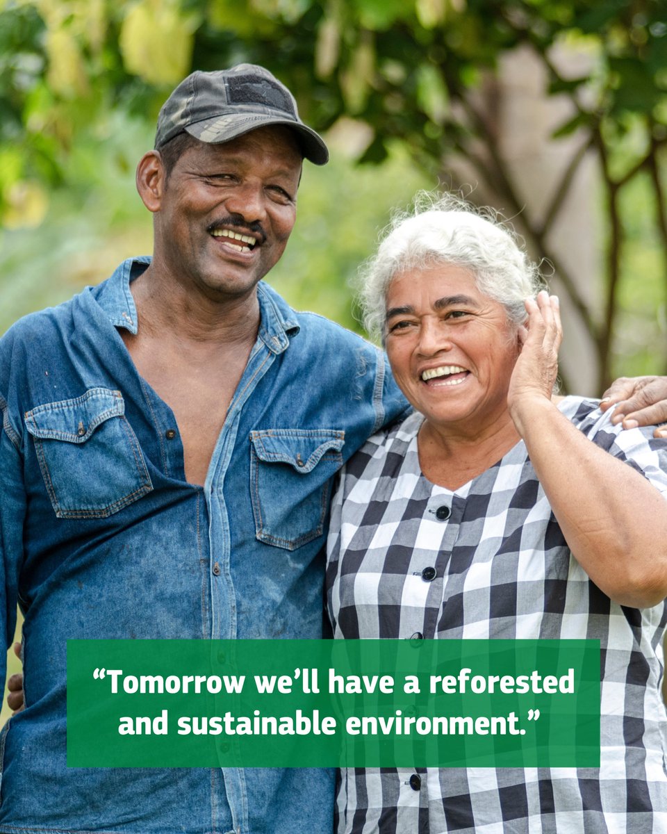 Rare_org's tweet photo. Regenerative farmers in our #LandsForLife program are helping rebuild #biodiversity in Colombia's Meta region through simple techniques like:
🌱Composting
🌱Planting native trees and cover crops
🌱Reducing the use of agrochemicals https://t.co/HsFZDe26Lf